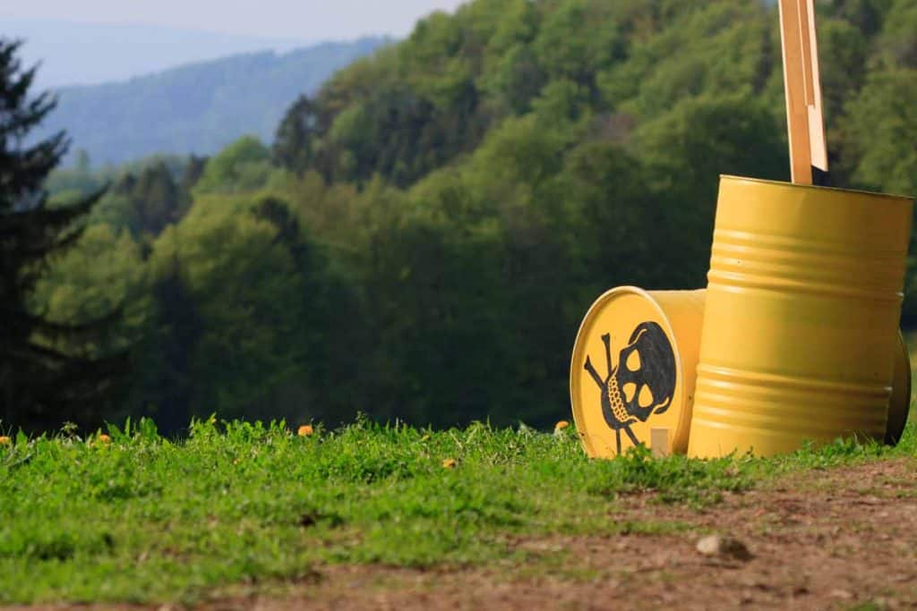 Welche Vorschriften gelten für gefährliche Abfälle wie Asbest